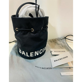 バレンシアガ(Balenciaga)の人気　BALENCIAGA Wheel XS ドローストリング バケットバッグ(ショルダーバッグ)