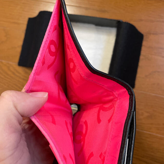 CHANEL(シャネル)のCHANEL 二つ折り財布　正規品 レディースのファッション小物(財布)の商品写真
