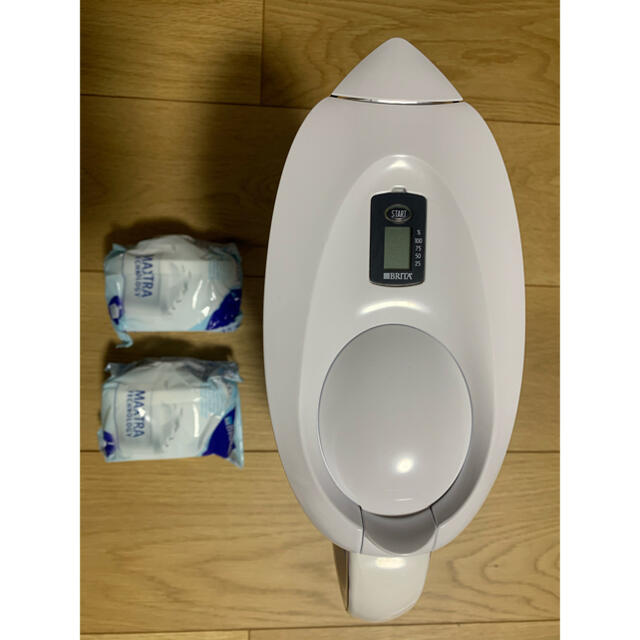 Britax(ブリタックス)の★HONEBO様専用★【BRITA】ブリタ 浄水器 + カートリッジ 2個セット インテリア/住まい/日用品のキッチン/食器(浄水機)の商品写真