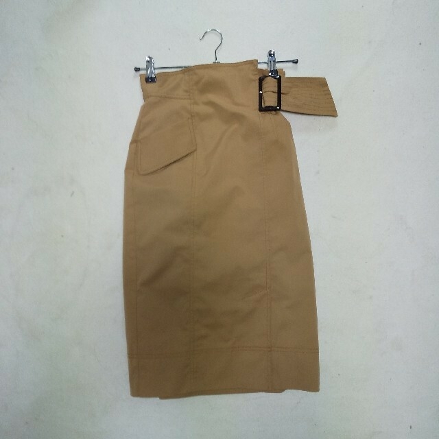 Apuweiser-riche(アプワイザーリッシェ)のハイウエストタイトスカート レディースのスカート(ひざ丈スカート)の商品写真
