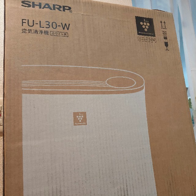 SHARP(シャープ)のシャープ プラズマクラスター7000 空気清浄機 FU-L30-W新品未開封 スマホ/家電/カメラの生活家電(空気清浄器)の商品写真