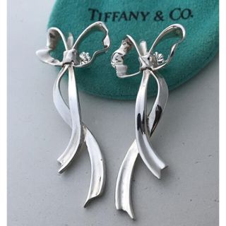 Tiffany & Co. - Tiffany ボリュームロングリボンピアス 希少の Tiffany & Co. - Tiffany ボリュームロングリボンピアス 希少の