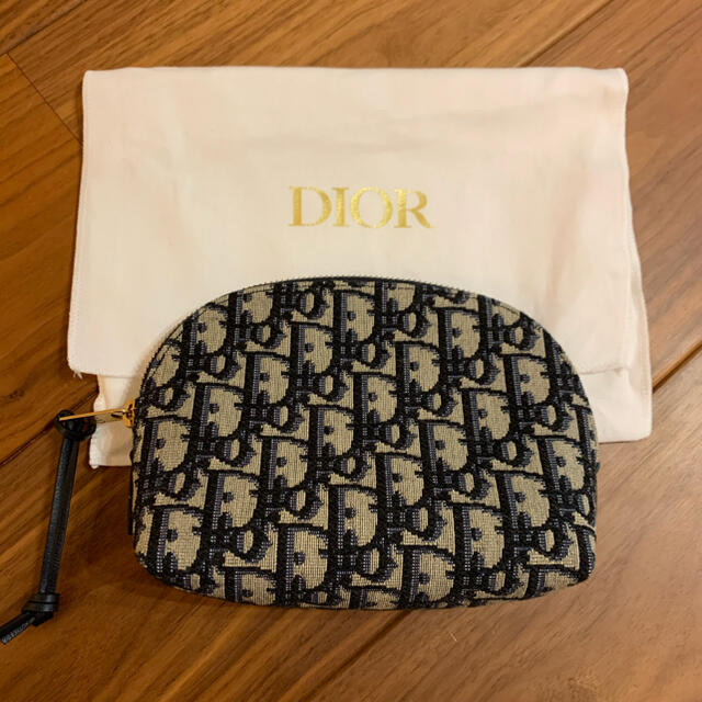 Dior(ディオール)のディオール　ポーチ　新品未使用 レディースのファッション小物(ポーチ)の商品写真