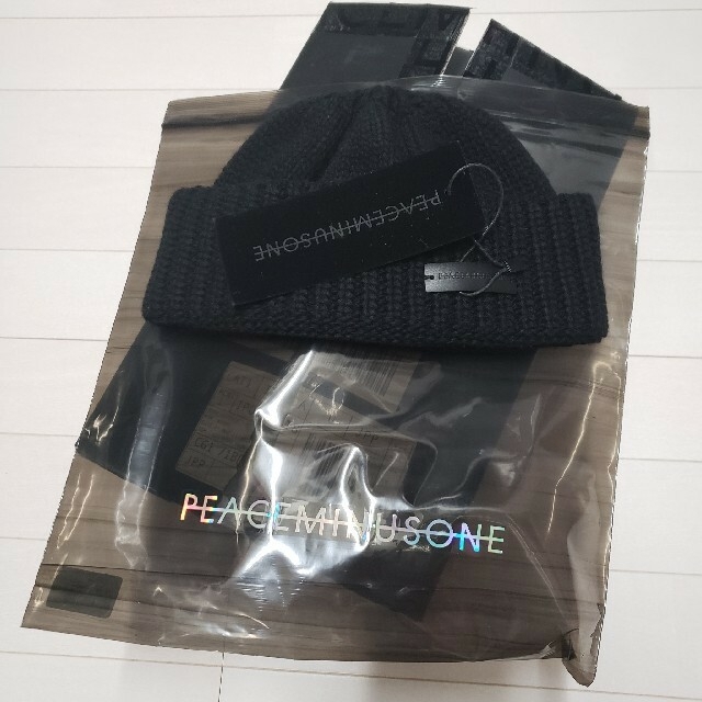 PEACEMINUSONE(ピースマイナスワン)のPMO KNIT CAP #5 BLACK 正規品peaceminusone メンズの帽子(ニット帽/ビーニー)の商品写真