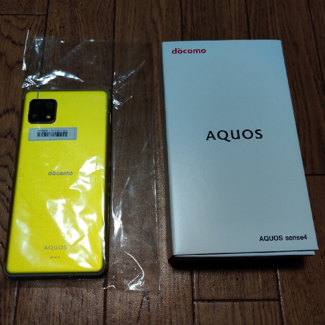 AQUOS(アクオス)のdocomo AQUOS sence4 SH-41A イエロー スマホ/家電/カメラのスマートフォン/携帯電話(スマートフォン本体)の商品写真
