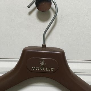 モンクレール(MONCLER)の【さらに値下げ】モンクレール　ハンガー(押し入れ収納/ハンガー)