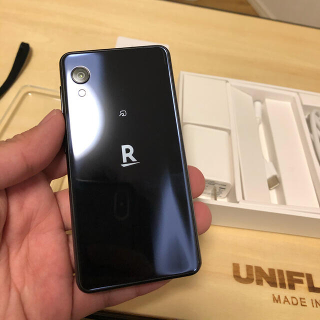 Rakuten(ラクテン)のRakuten mini スマホ/家電/カメラのスマートフォン/携帯電話(スマートフォン本体)の商品写真