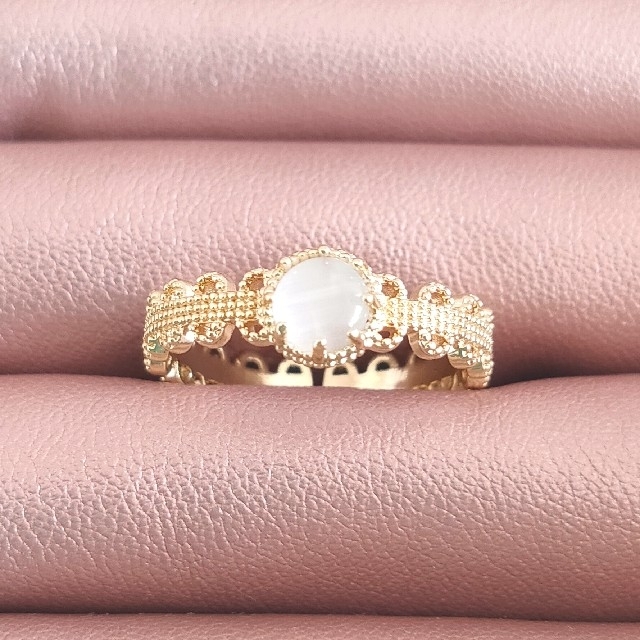 男女兼用 指輪 ゴールドリング フリーサイズ リボン ビジュー レディースのアクセサリー(リング(指輪))の商品写真