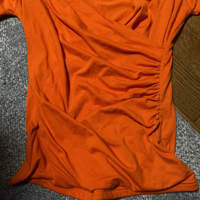 HONEYS(ハニーズ)のHeidi様専用 オレンジ カットソー 半袖Tシャツ ドレープ  レディースのトップス(Tシャツ(半袖/袖なし))の商品写真