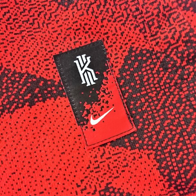 NIKE(ナイキ)の【レア・新品・未使用】NIKE/ナイキ  カイリー パーカー 赤 L メンズのトップス(パーカー)の商品写真