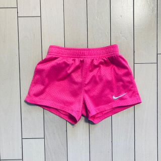 ナイキ(NIKE)のNIKE ショートパンツ 4-5T 95-110cm(パンツ/スパッツ)