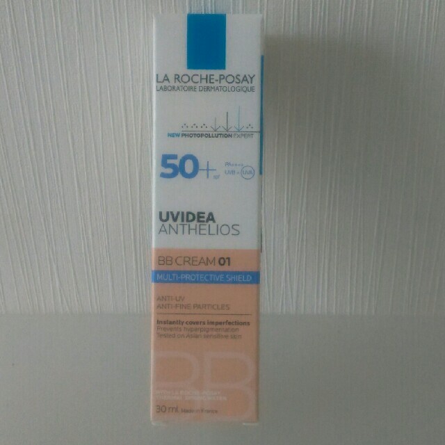 LA ROCHE-POSAY(ラロッシュポゼ)の新品　ラロッシュポゼ　ＢＢクリーム　０１ コスメ/美容のベースメイク/化粧品(BBクリーム)の商品写真