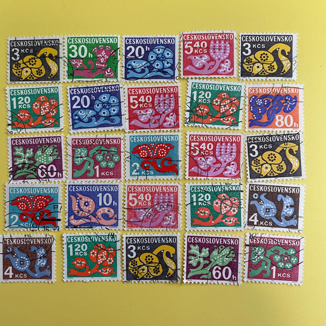 使用済み海外切手 チェコスロバキア 花と数字 25枚の通販 by みこ's