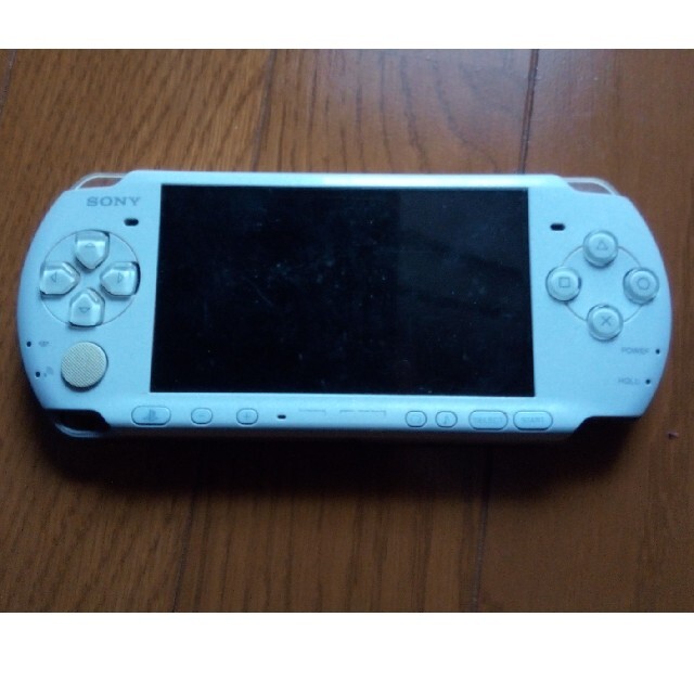 SONY(ソニー)のPSP プレイステーションポータブル本体 エンタメ/ホビーのゲームソフト/ゲーム機本体(携帯用ゲームソフト)の商品写真