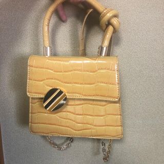 ザラ(ZARA)のクロコ型　スモーキーイエローbag(ショルダーバッグ)