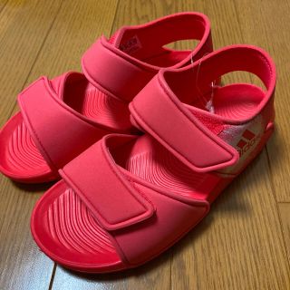 アディダス(adidas)のadidas(ピンク)【Jr/21.0/新品】(サンダル)