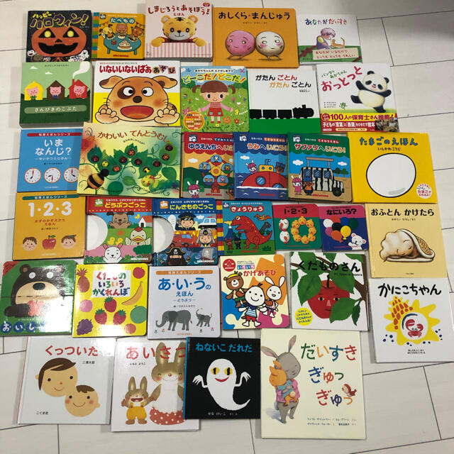 赤ちゃん絵本　まとめ売り　33冊 | フリマアプリ ラクマ