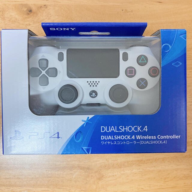 ワイヤレスコントローラー (DUALSHOCK 4) グレイシャー・ホワイト