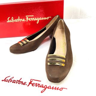 サルヴァトーレフェラガモ(Salvatore Ferragamo)のフェラガモ ゴールド金具 ヌバック レザー ローヒール パンプス ブラウン 6C(ハイヒール/パンプス)