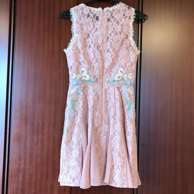 BCBGMAXAZRIA(ビーシービージーマックスアズリア)の専用　　　bcbgmaxazria  ドレス 花柄ワンピース　ピンク レディースのワンピース(ひざ丈ワンピース)の商品写真