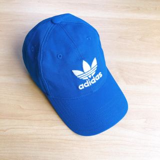 アディダス(adidas)のadidas キャップ　青　帽子　ブルー(キャップ)