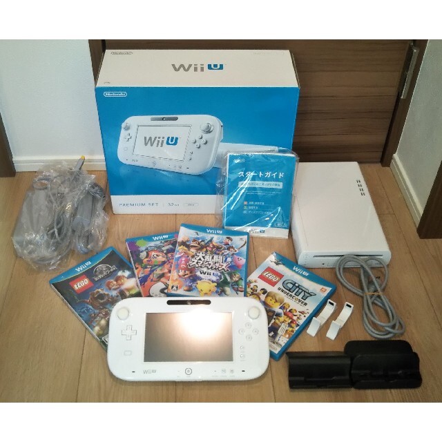 Wii U(ウィーユー)のWiiU本体(32GB)＋ソフトすぐに遊べるセット(マリオカート付) エンタメ/ホビーのゲームソフト/ゲーム機本体(家庭用ゲーム機本体)の商品写真