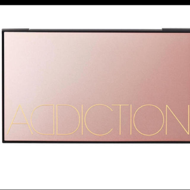 ADDICTION(アディクション)のアディクション　限定　コンパクトケース コスメ/美容のコスメ/美容 その他(その他)の商品写真