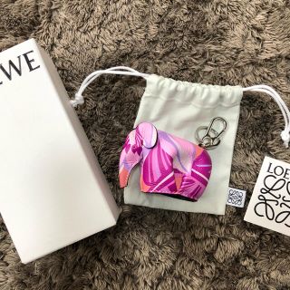 ロエベ(LOEWE)の新品正規品ロエベ💓象ピンク系キーホルダー(キーホルダー)