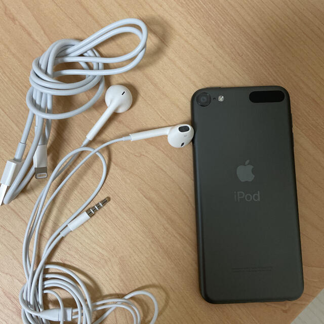 iPod touch(アイポッドタッチ)のiPod touch 32GB スペースグレイ スマホ/家電/カメラのオーディオ機器(ポータブルプレーヤー)の商品写真