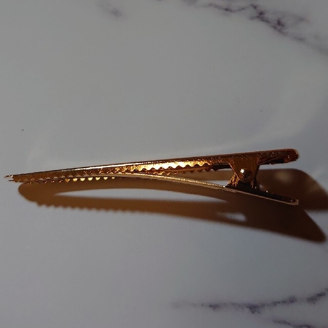 VIBGYOR(ビブジョー)のシンプルメタルヘアクリップ ゴールド レディースのヘアアクセサリー(バレッタ/ヘアクリップ)の商品写真