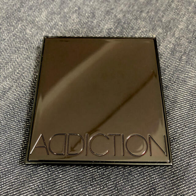 ADDICTION(アディクション)のADDICTION CONPACT CASE Ⅰ コスメ/美容のメイク道具/ケアグッズ(ボトル・ケース・携帯小物)の商品写真