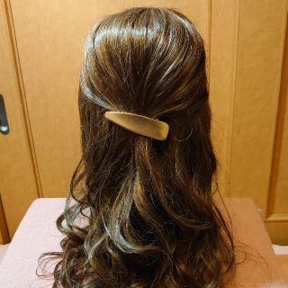 ビブジョー(VIBGYOR)のシンプルメタルヘアクリップ  ゴールド(バレッタ/ヘアクリップ)