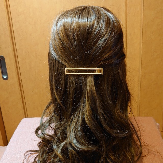 VIBGYOR(ビブジョー)のシンプルメタルヘアクリップ ゴールド レディースのヘアアクセサリー(バレッタ/ヘアクリップ)の商品写真