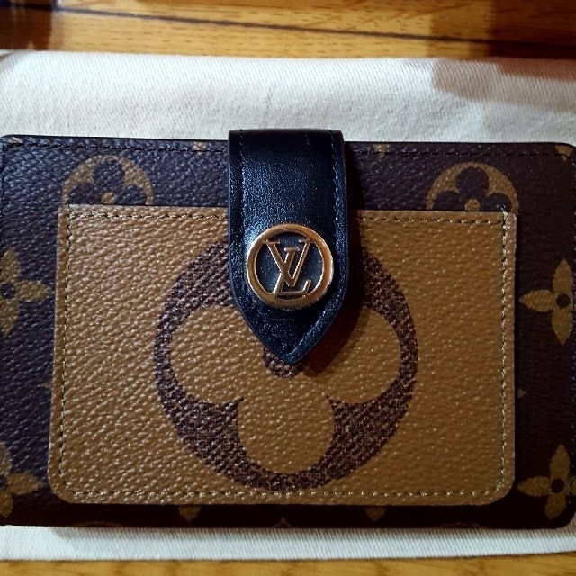 LOUIS VUITTON(ルイヴィトン)のM様 専用ルイヴィトン ポルトフォイユジュリエット モノグラム 新品未使用 レディースのファッション小物(財布)の商品写真