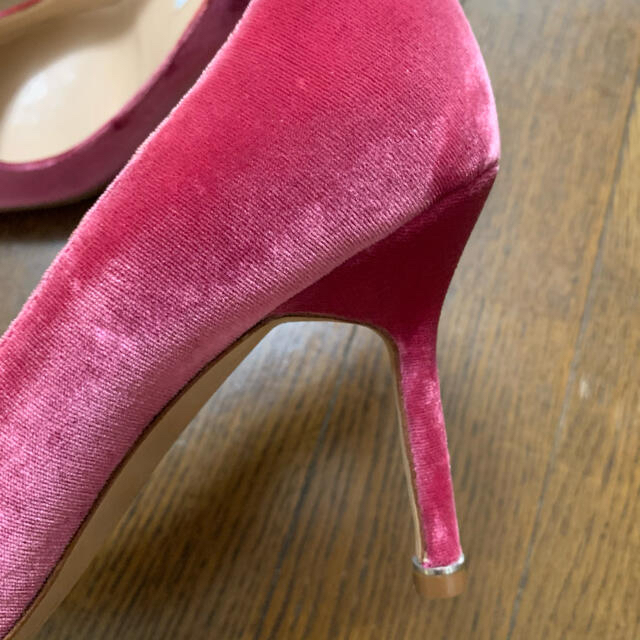 MANOLO BLAHNIK(マノロブラニク)のマノロブラニク パンプス レディースの靴/シューズ(ハイヒール/パンプス)の商品写真