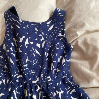 ザラ(ZARA)のオススメ！ZARA 花柄ワンピース(ひざ丈ワンピース)