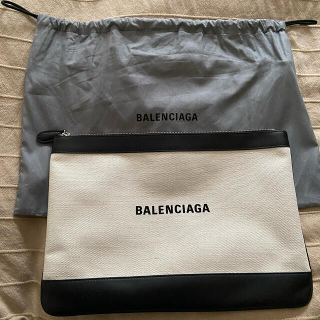 BALENCIAGA クラッチバッグ Navy Clip M | livro.funcionalink.com.br