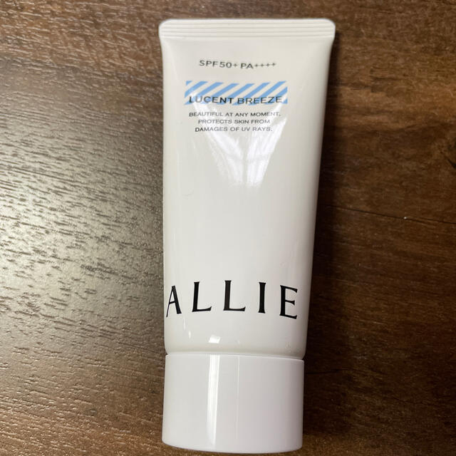 ALLIE(アリィー)のALLIE ニュアンスチェンジUVジェルCL 60ｇ コスメ/美容のボディケア(日焼け止め/サンオイル)の商品写真