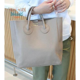 ビームス(BEAMS)の【新品】young&olsenレザートートバッグMサイズ　TAUPE(トートバッグ)