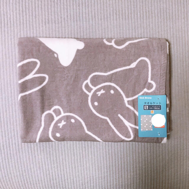 しまむら(シマムラ)のDick Bruna シングルサイズタオルケット インテリア/住まい/日用品の寝具(毛布)の商品写真