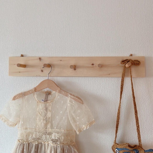 壁掛けフック　木製　ハンドメイド ハンドメイドのインテリア/家具(インテリア雑貨)の商品写真