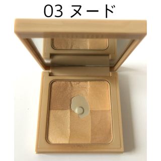 ボビイブラウン(BOBBI BROWN)のBOBBI BROWN ヌード フィニッシュ イルミネイティング パウダー(フェイスパウダー)