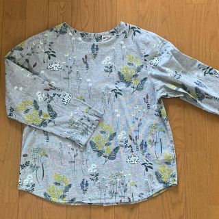 フェリシモ(FELISSIMO)の【フェリシモ】ミモザ　花柄　春ブラウス　グレー系　Mサイズ(シャツ/ブラウス(長袖/七分))