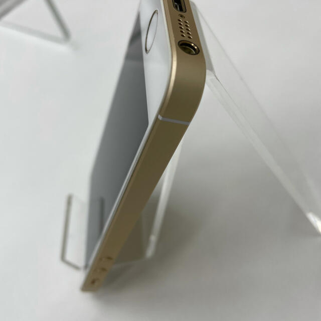 Apple(アップル)のiPhone SE 32GB SIMフリー　ゴールド　画面綺麗 スマホ/家電/カメラのスマートフォン/携帯電話(スマートフォン本体)の商品写真