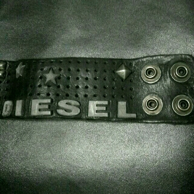 DIESEL(ディーゼル)のDISEL レザー ブレスレット  メンズのアクセサリー(ブレスレット)の商品写真