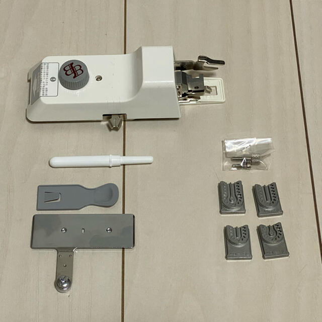 ボタンホーラー　家庭用　button holer