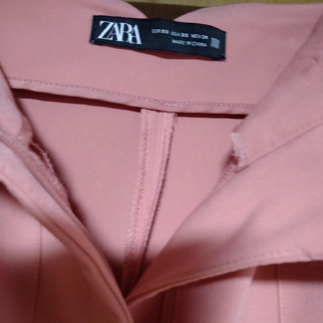 ZARA(ザラ)のＺＡＲＡハイウエストパンツXS レディースのパンツ(クロップドパンツ)の商品写真