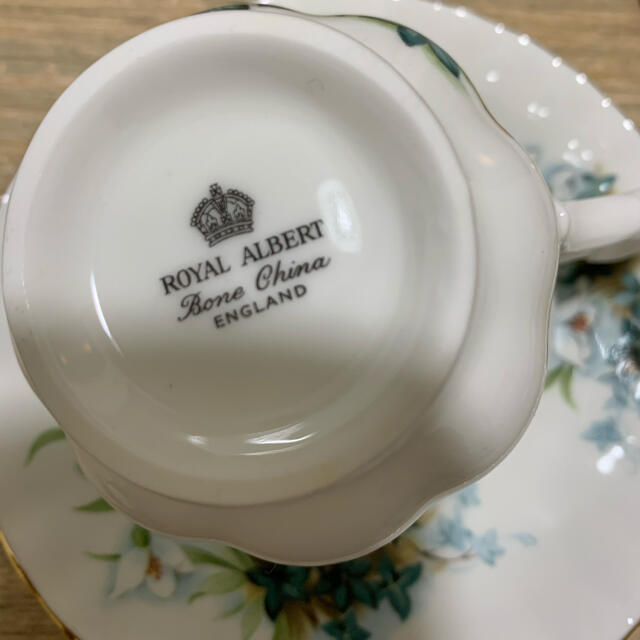 ROYAL ALBERT(ロイヤルアルバート)のロイヤルアルバート　カップアンドソーサー  インテリア/住まい/日用品のキッチン/食器(グラス/カップ)の商品写真