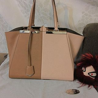 フェンディ(FENDI)のFENDI正規品大注目のトロワジュールオシャレ上級バイカラー(トートバッグ)