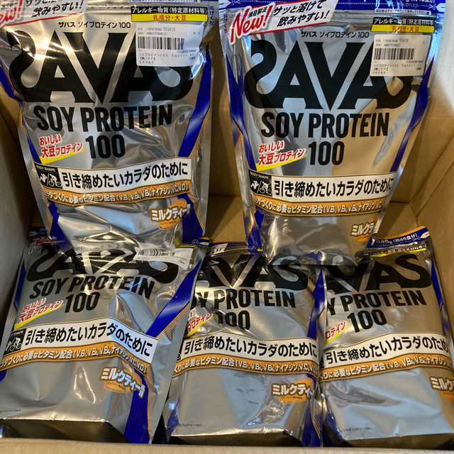 週末値引 SAVAS ザバス ソイプロテイン100ミルクティー風味 945g×5